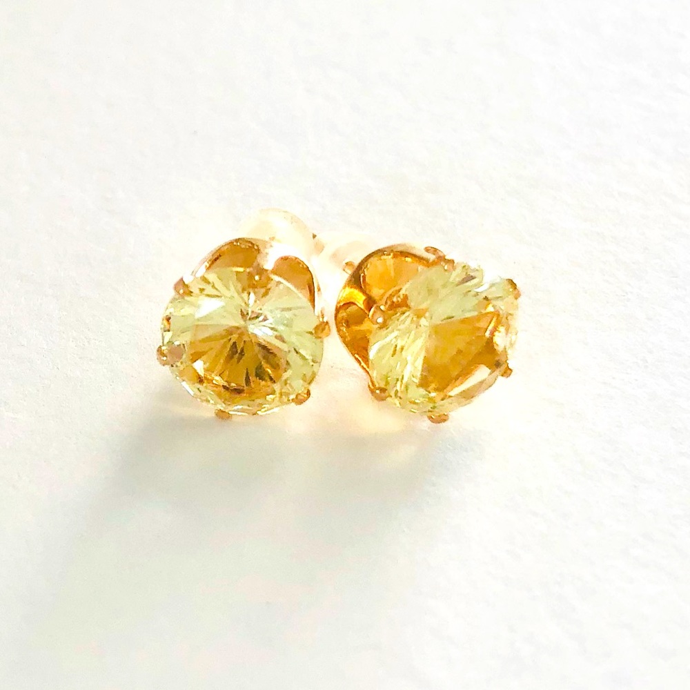 Sunny yellow crystal studs - NWT - Picture 5 of 6